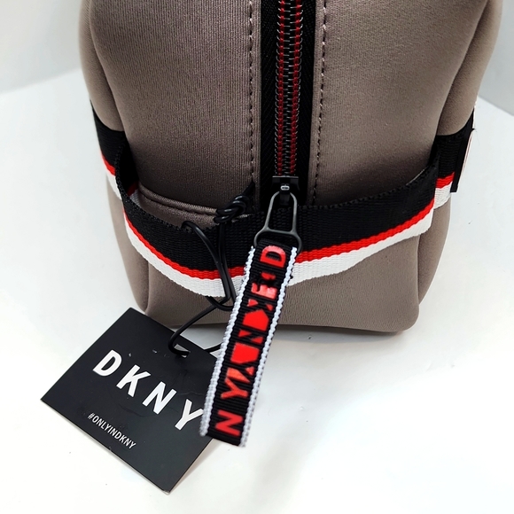 DKNY TOILETRY TRAVEL BAG, GREY - Picture 5 of 14
